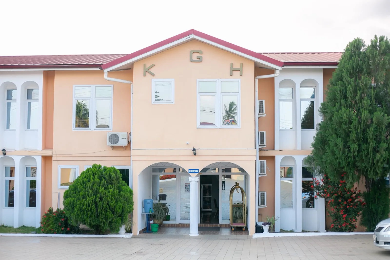 The hotel front entrance with KGH letters